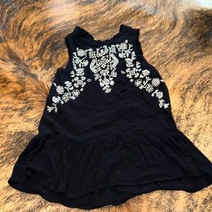 Eyeshadow embroidered tank
